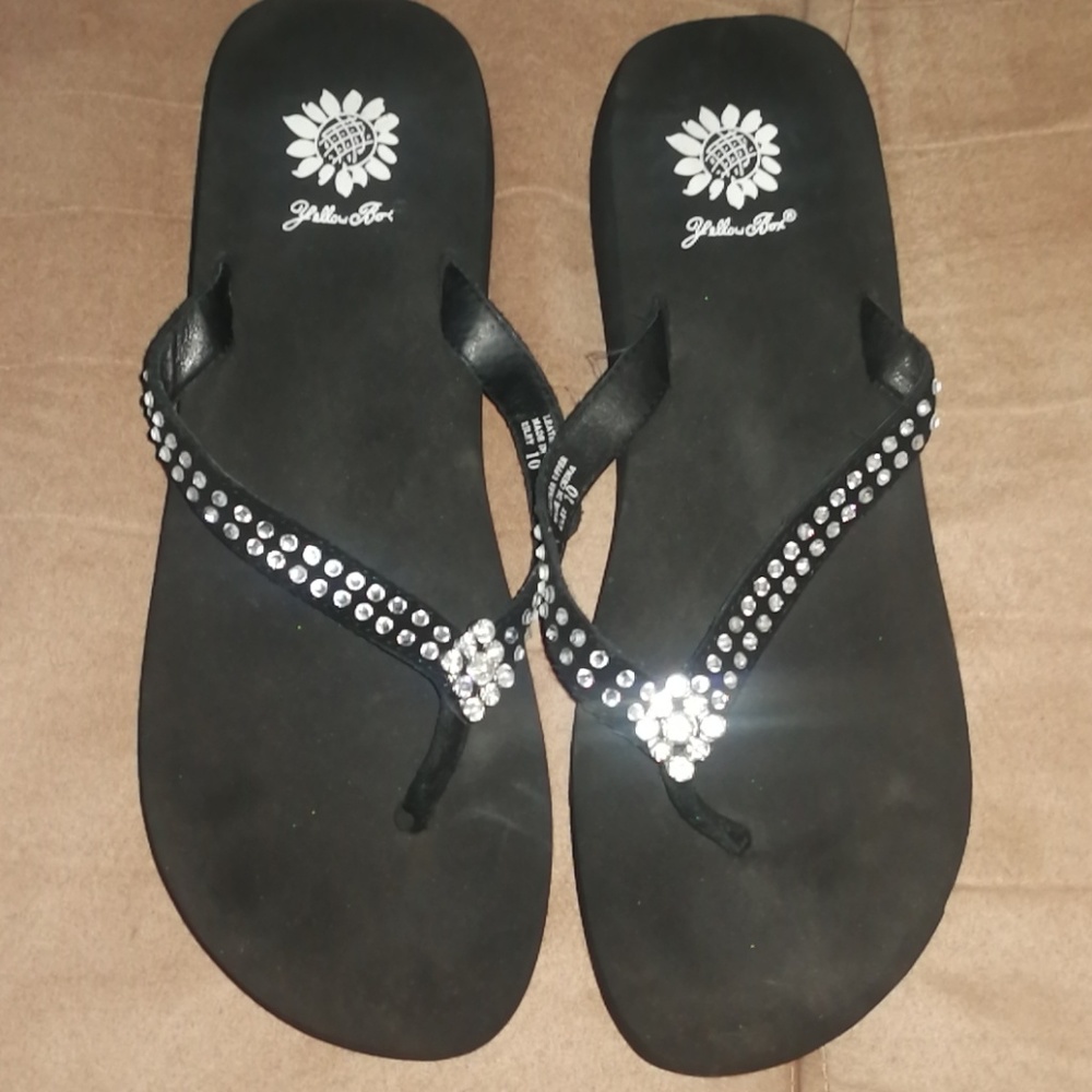 Yellow Box wedge Flip-flops